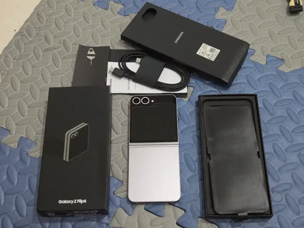 Samsung Galaxy Z Flip 6 12/256GB 5G Resmi SEIN mulus Normal No Minus