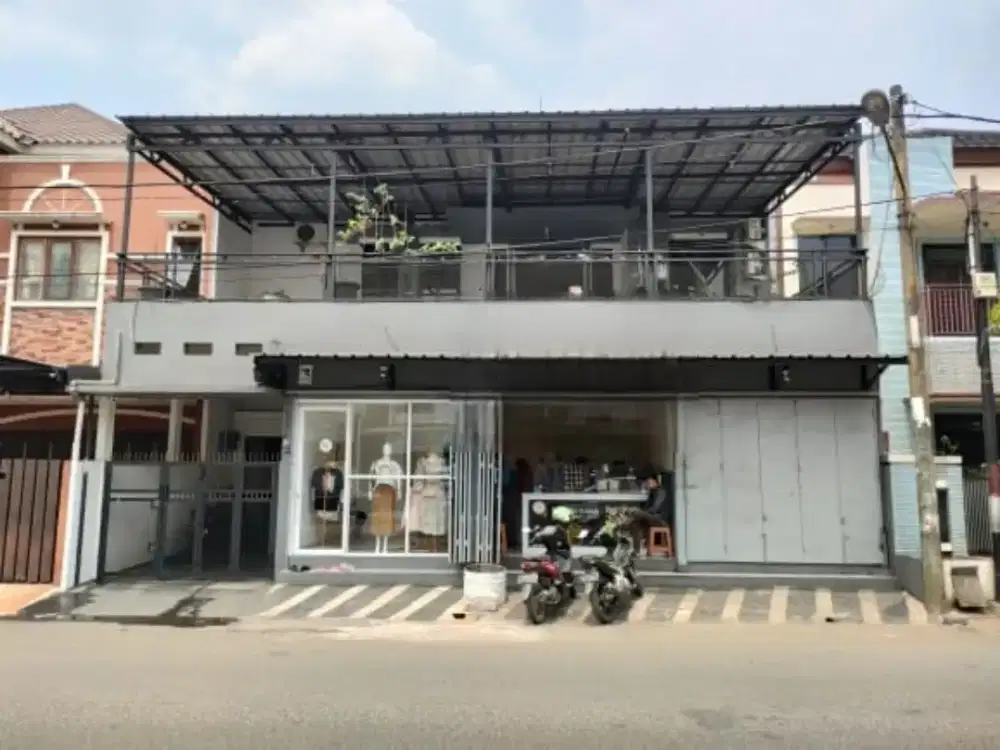 Dijual Rumah + 3 kios di jalan Boulevard Grand Galaxy (dekat mall GGP)