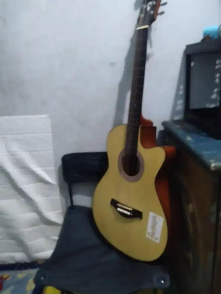 Gitar Akustik Tanam Besi