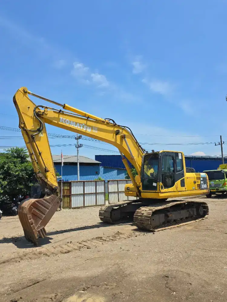 Excavator PC200-8