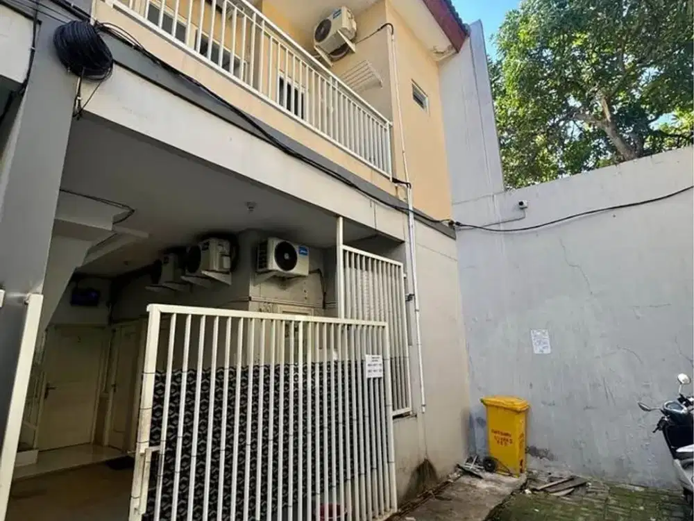 Rumah Kos Kutisari 2 Lantai Strategis Dekat Petra