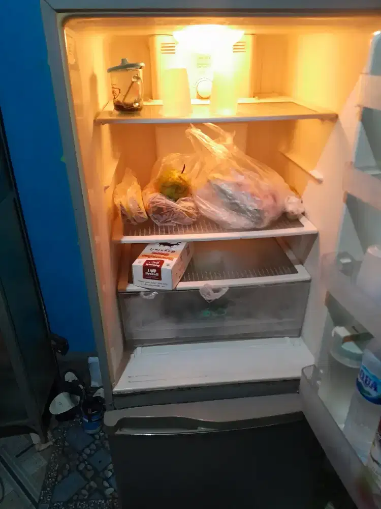 Kulkas 2pintu normal mal orisinil  hrga 1,1jt