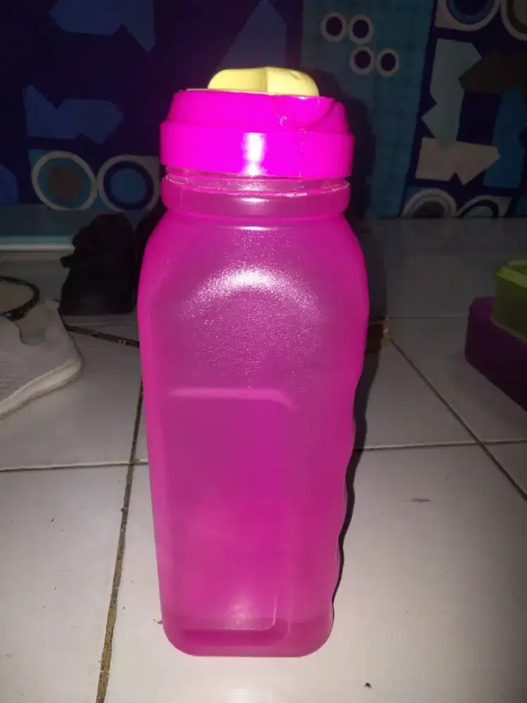 Botol minum Tupperware