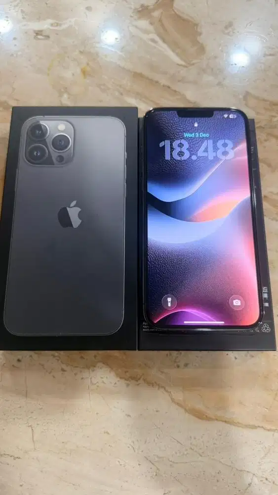 iPhone 13 Pro Max Like New - Super Clean & Fully Functional. Non nego