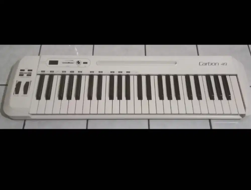 Midi controller Samson Carbon 49