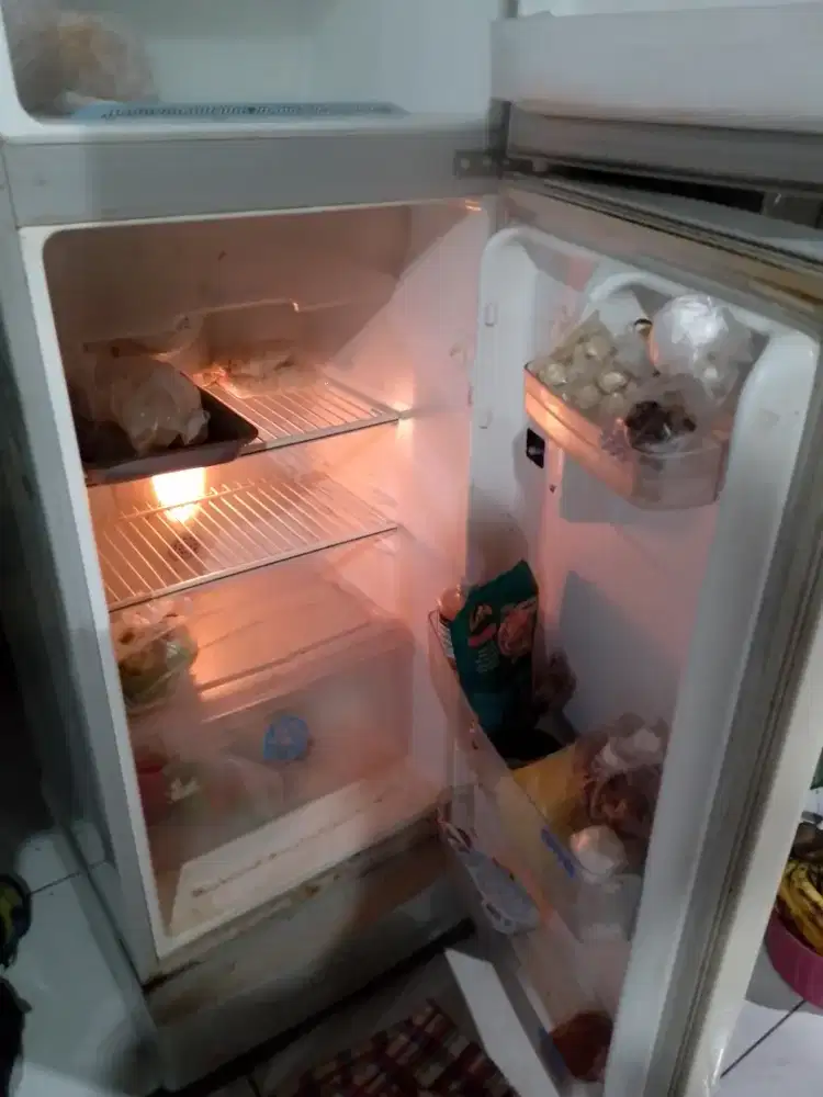 Dijual Kulkas 2 Pintu LG