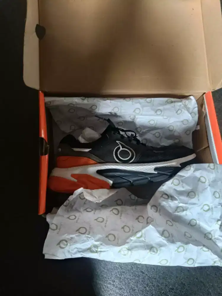 Sepatu ortuseight regent