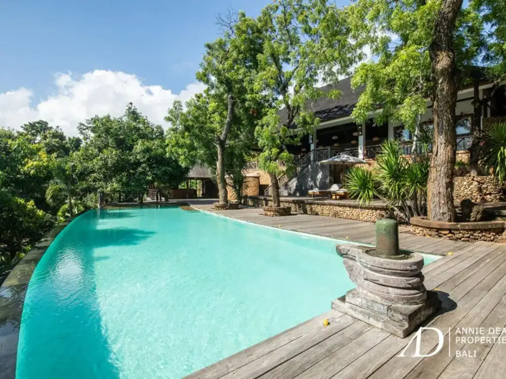 FREEHOLD RESORT WITH BREATHTAKING OCEAN VIEWS IN BULELENG