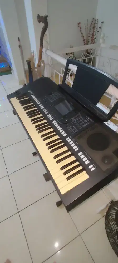 Keyboard psr s750 dijual cepat