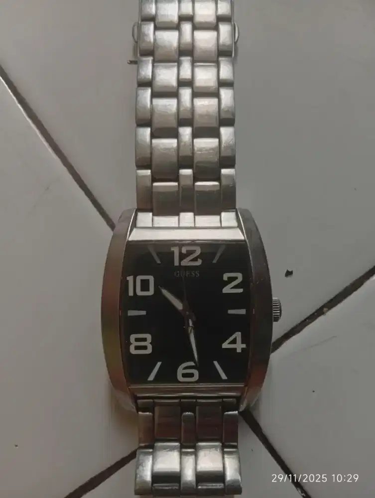Jam Tangan Guess