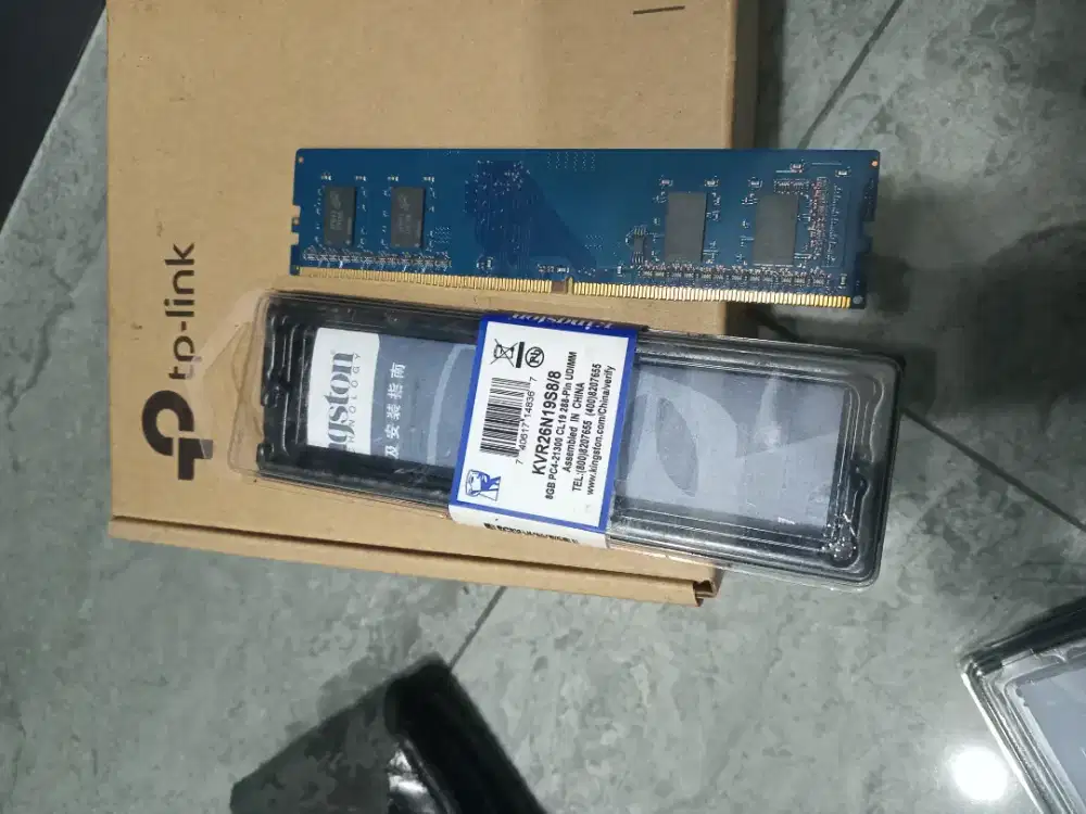 RAM DDR4 KVR26N19S8/8 
TP-Link MC110CS