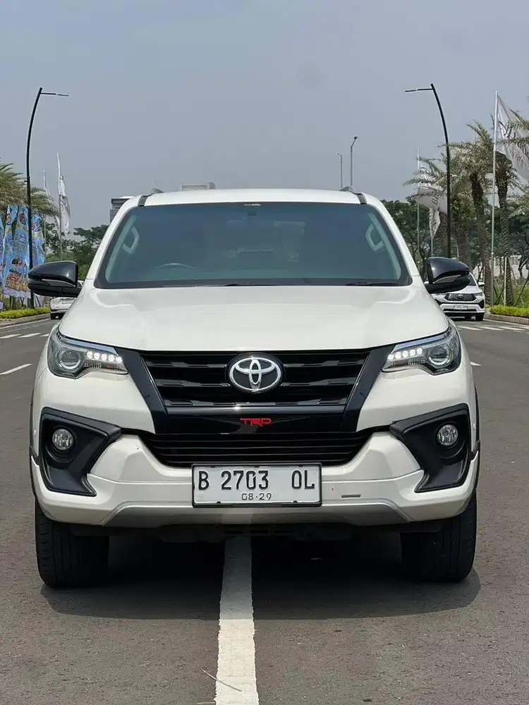 KM ANTIK VRZ 2.4 TRD AT 2018 PUTIH LIKE NEW SIAP PAKAI ORISINIL