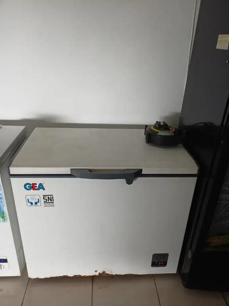 *FREEZER GEA*
model: AB-226-R 220LITER