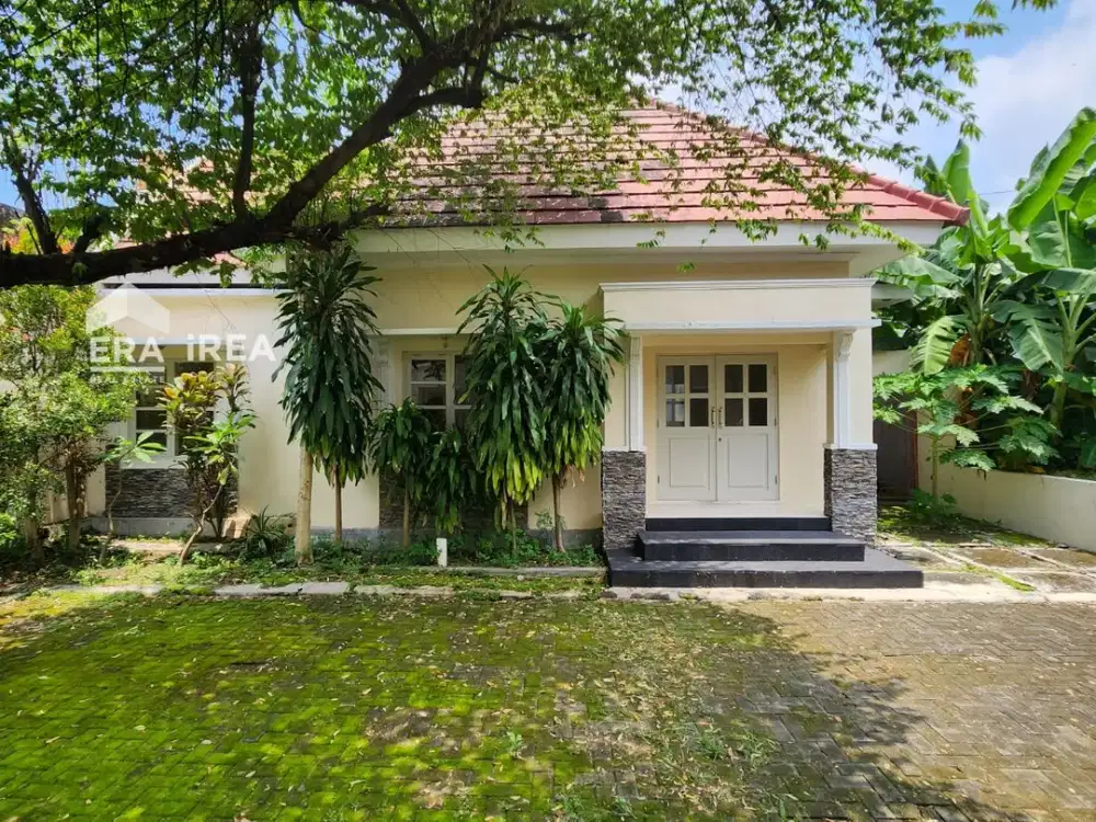 RUMAH DIJUAL DI SOLO TENGAH KOTA DEKAT HOTEL KUSUMA