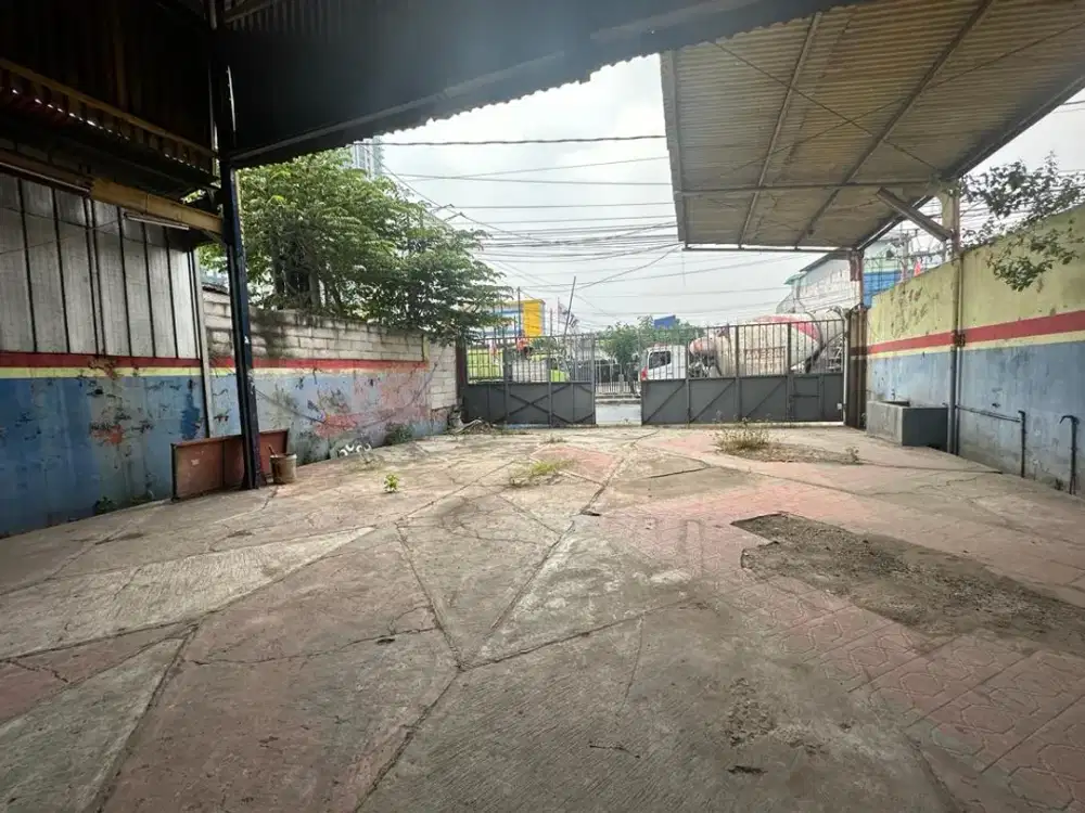 Disewakan Gudang Di Pinggir Jalan Utama Siliwangi Raya Bekasi Barat.