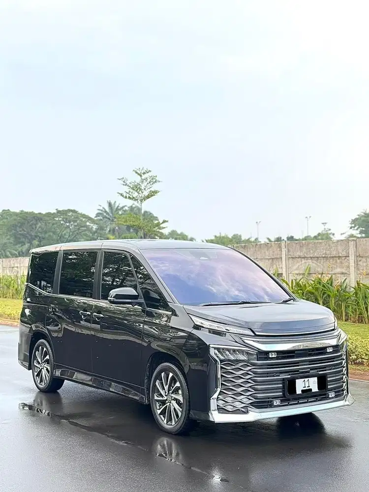 KM 10RB RECORD! Toyota Voxy TSS 2.0 Executive Lounge A/T 2023