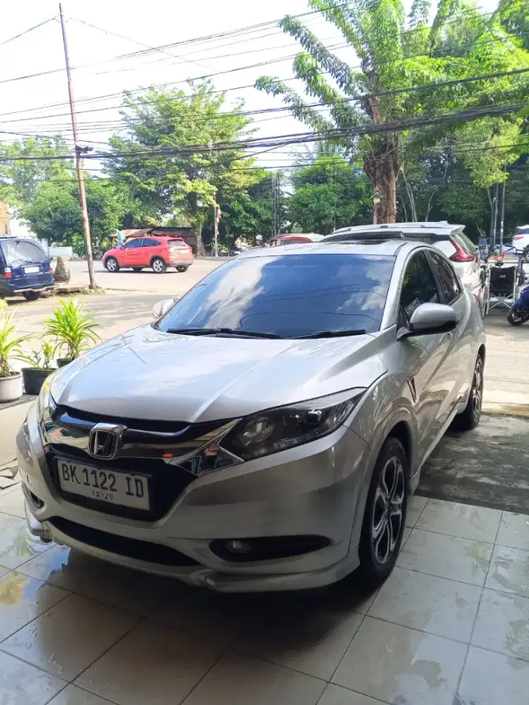 HONDA HRV 1.8 PRESTIGE SUNROOF A/T 2015