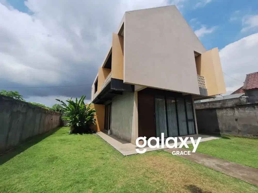 JUAL SEWA RUMAH SEMI VILLA TROPICAL MODERN DI PANTAI GUMICIK KETEWEL GIANYAR, BALI