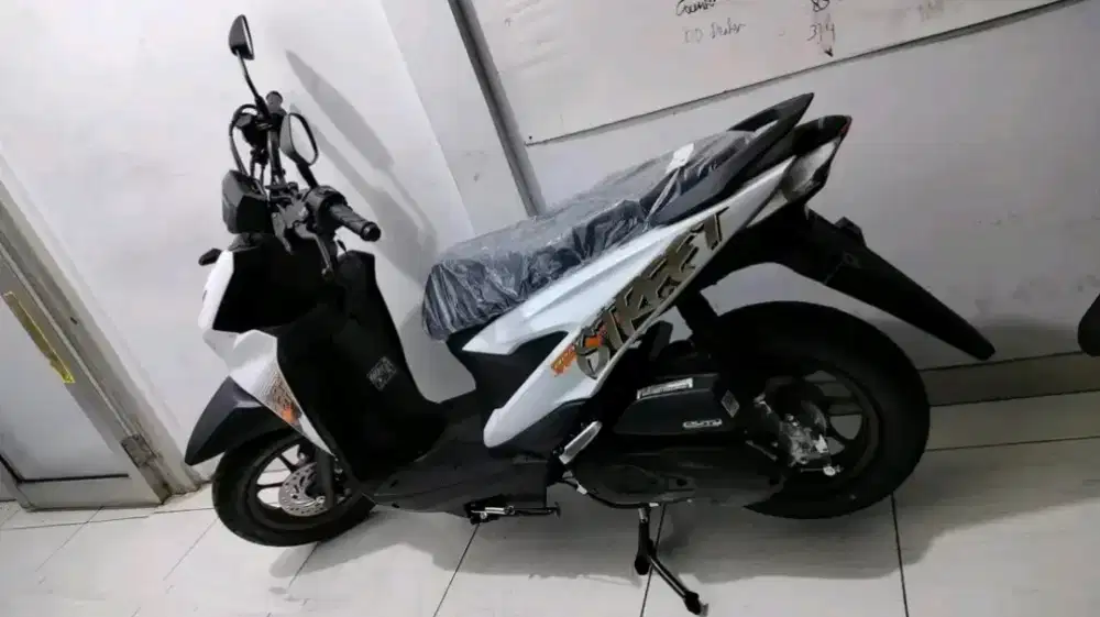HONDA BEAT STREET WHITE