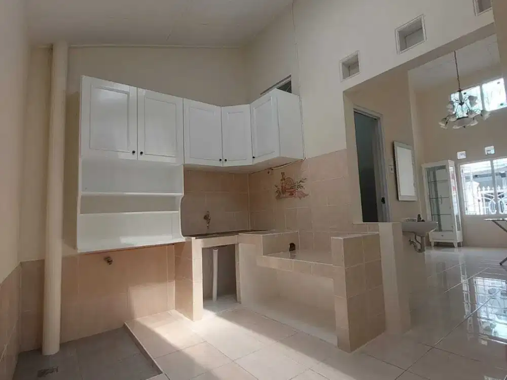 Rumah sudah Renovasi di Sektor 6 Gading Serpong siap huni