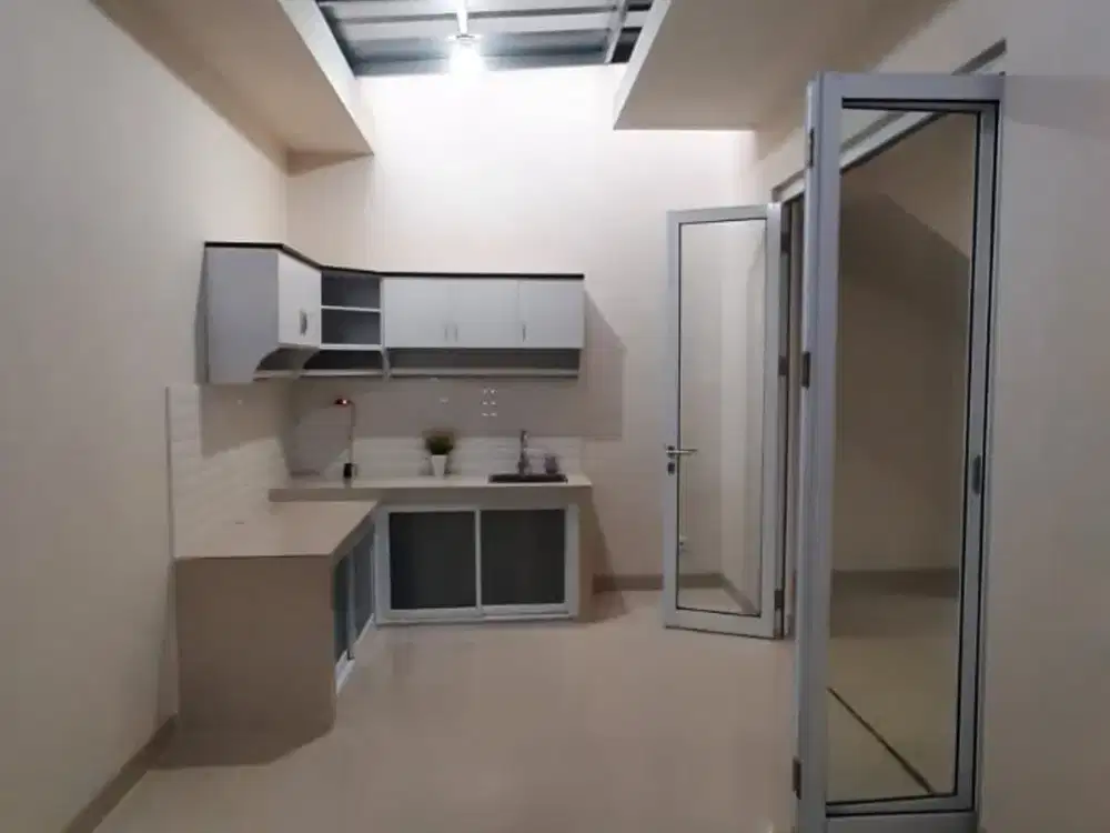 FOR RENT Rumah 2 Lantai Sudah Renovasi Total di Fortune Terrace, Graha Raya