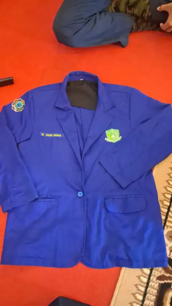 Jas almameter , kemeja pdh , tas ,dll