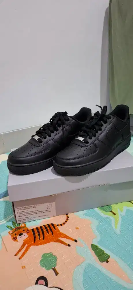 Nike Air Force 1 '07 triple black 42