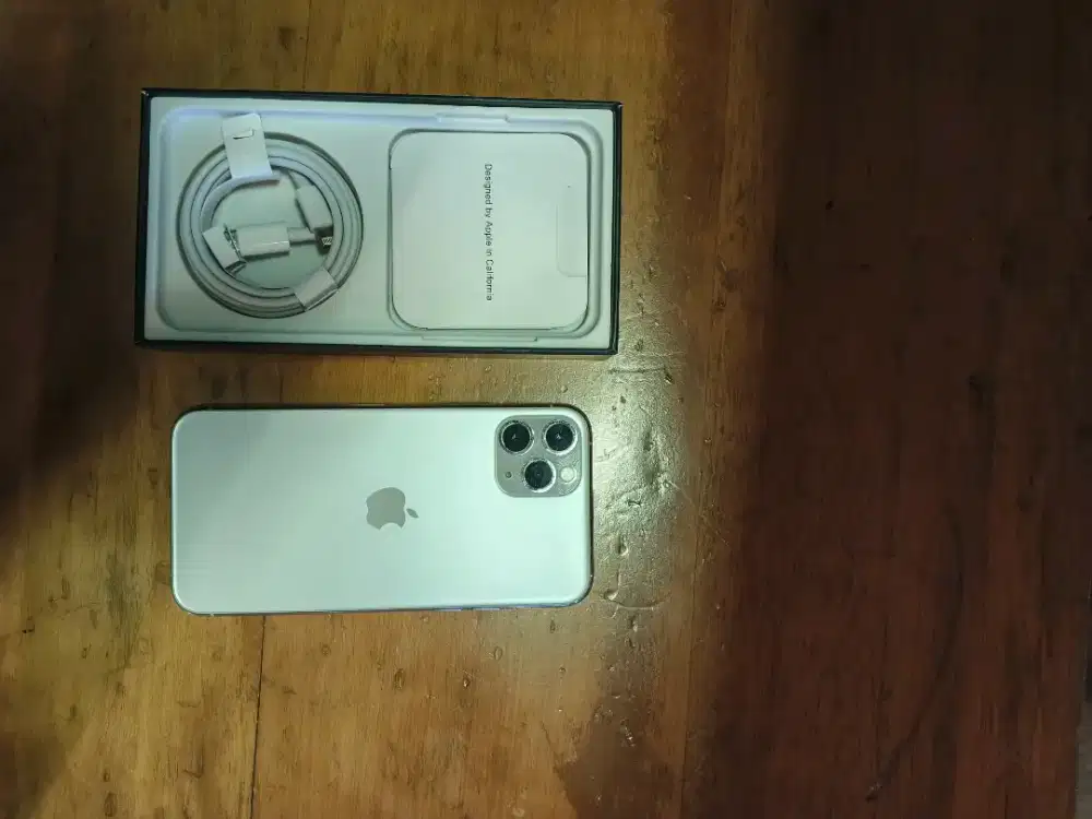 Iphone 11 pro 256gb masih baru