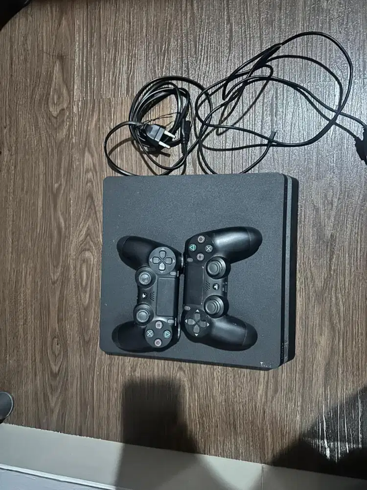 Playstation 4 Slim 1 TB