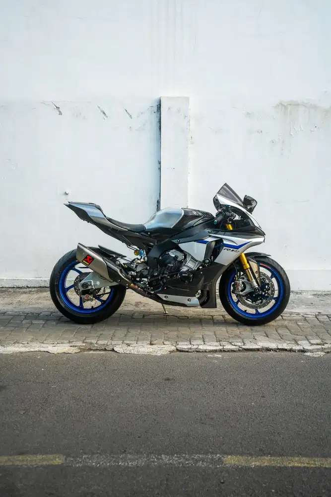 Low ODO Collector Item : Yamaha YZF - R1m Th. 2016