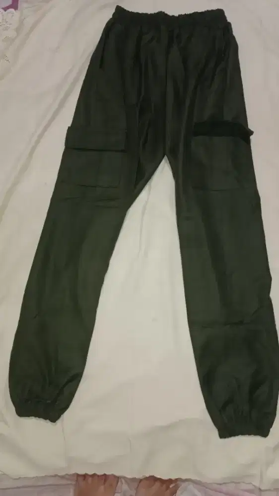 celana joger panjang hijau