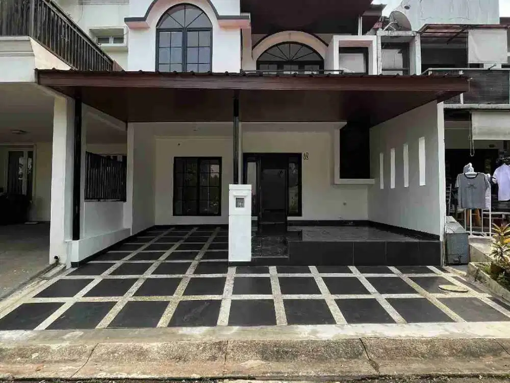 Rumah 2 Lantai Sudah Renovasi Dalam Cluster Emerald Bintaro