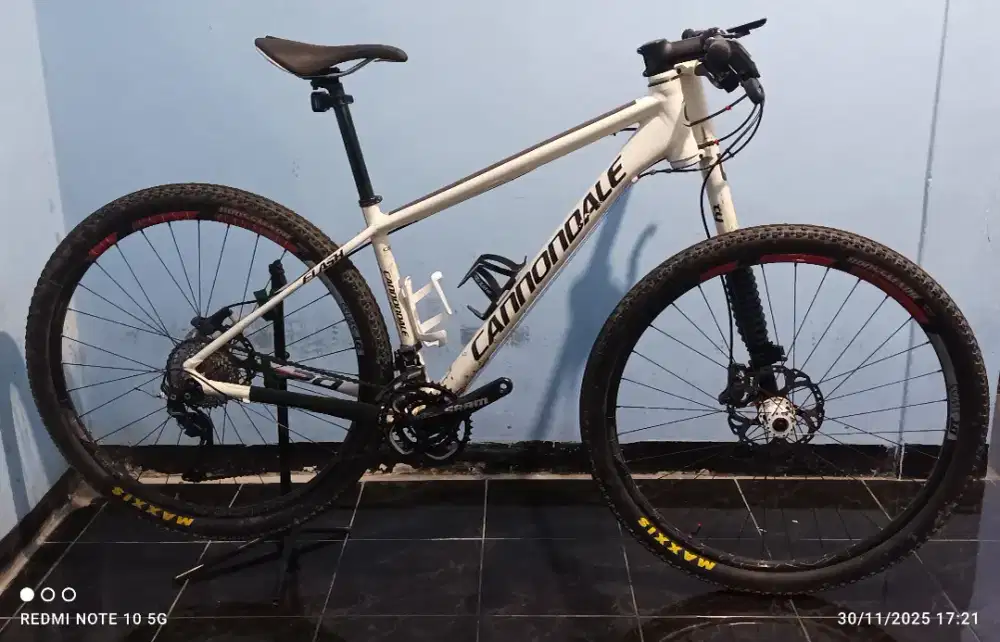 dijual sepeda mtb cannondale flash 29er fork lefty kondisi joss