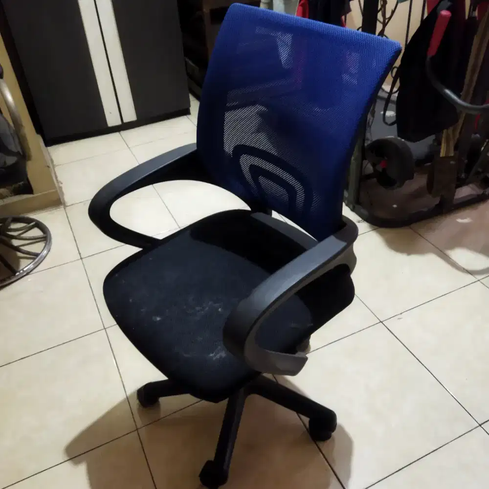 Kursi kantor dan belajar