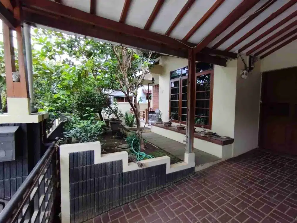 Dijual Murah dan cepat rumah  lama terawat gunung batu pasteur