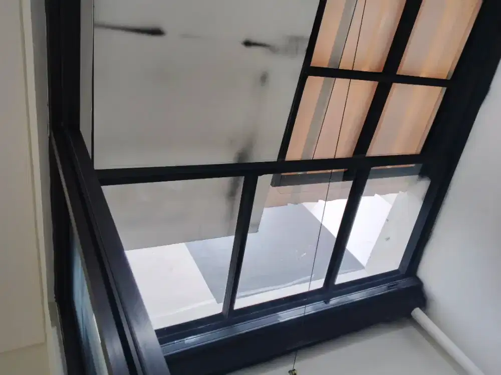 Kanopi sleding baja ringan