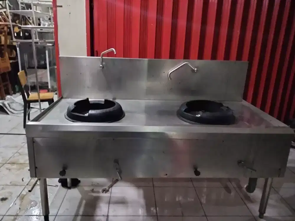 Kompor kwalirange 2 tungku