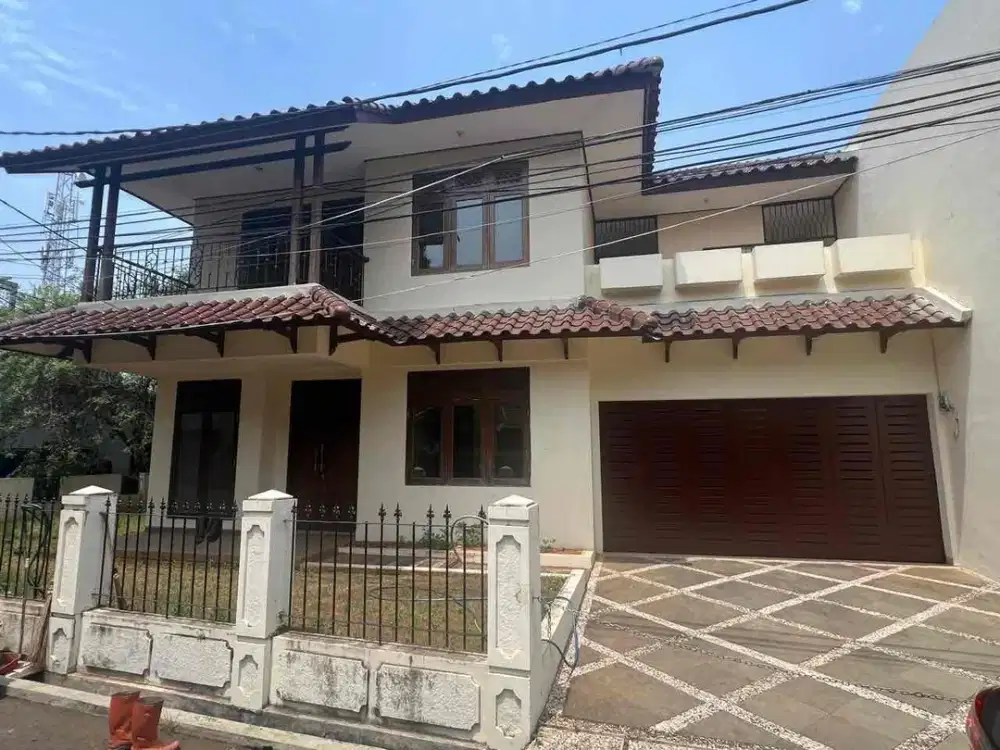 Dijual rumah mewah siap huni di kramat jati komplek perumahan