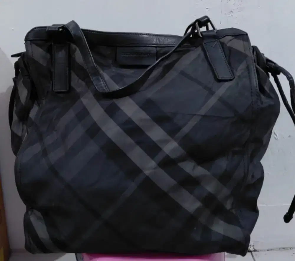 Burberry original hatchback tas cewe mulus