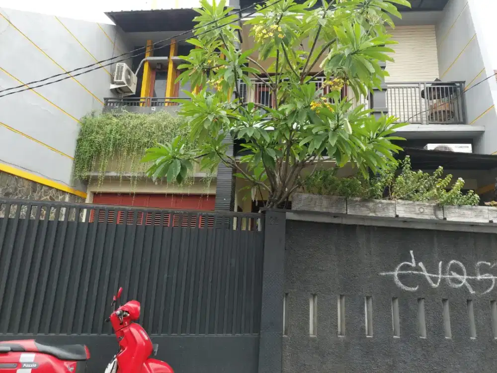 Di Jual Rumah Lux Model Minimalis Di Jl.Cempaka 4 Cempaka Putih Barat