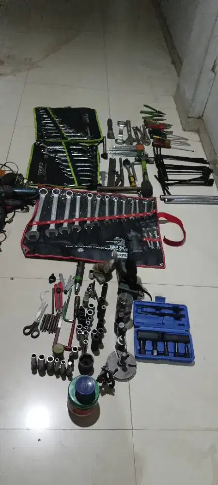 Alat bengkel motor komplit