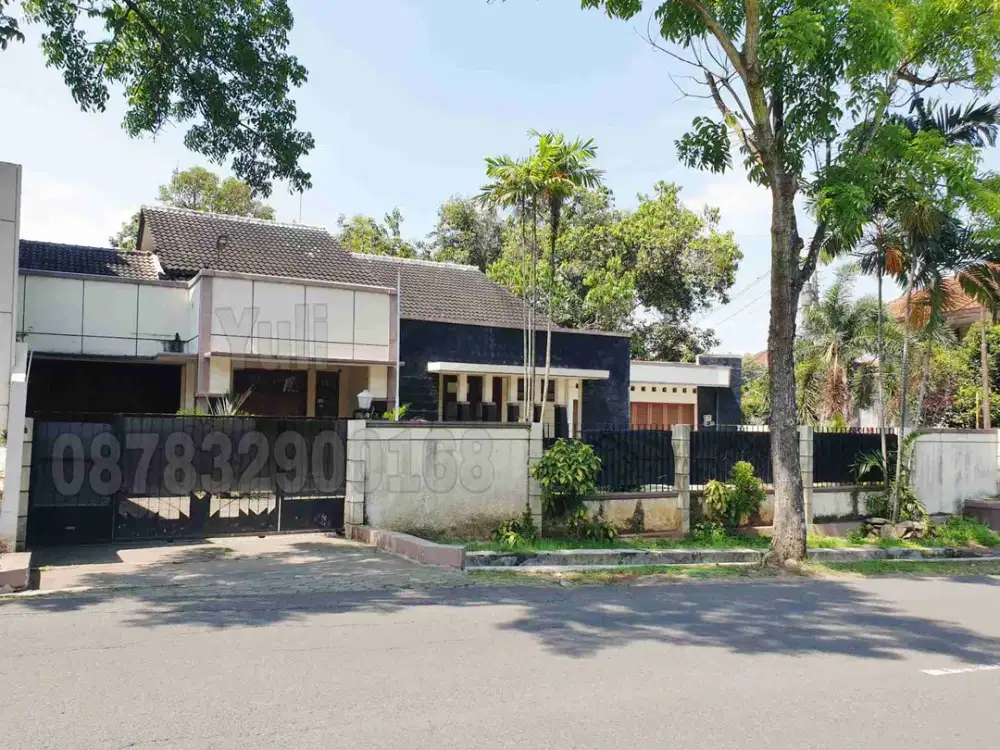 Dijual Cepat Murah Rumah Cantik Posisi Hook Siap Pakai Pinggir Jalan Raya Daerah Gajah Mungkur, Semarang