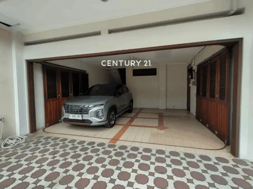 Rumah Mewah 2 Lantai Hadap Barat Area TB Simatupang JakSel