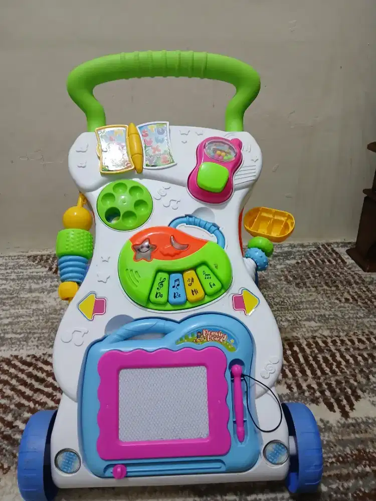 Push walker alat bantu berjalan