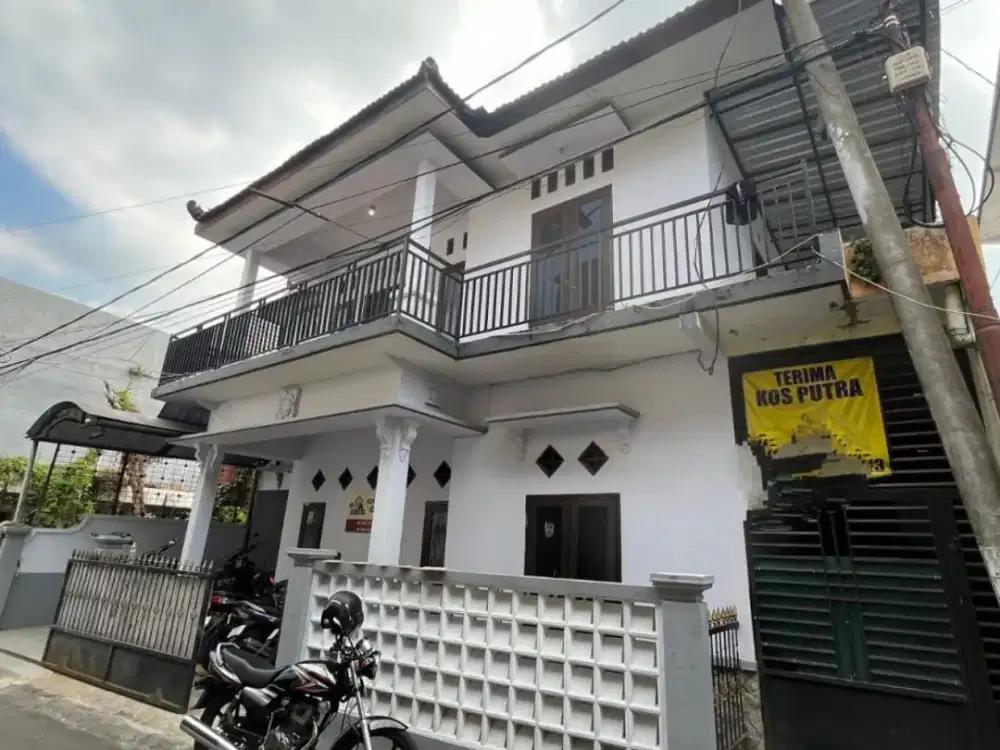 Dijual Rumah Kost Putra 300 Meter dari Kampus UMM 3 Malang