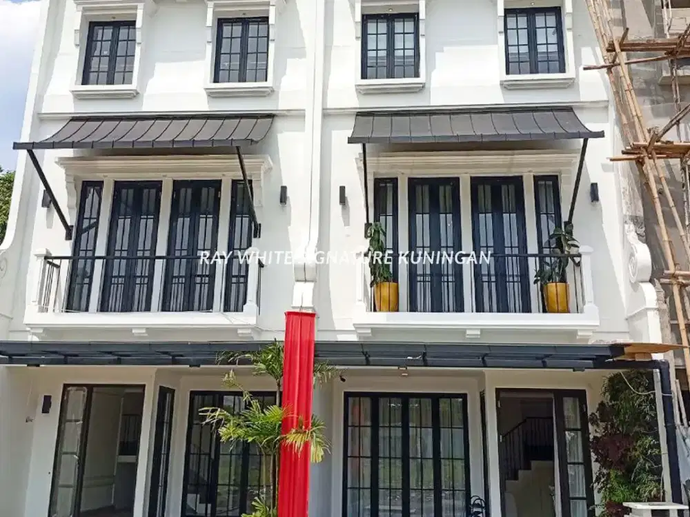 Rumah Cantik 3 Tingkat di dalam Townhouse Ciputat