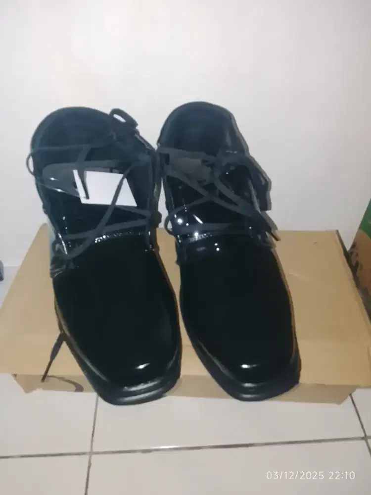 Sepatu pdh baru ukuran 42