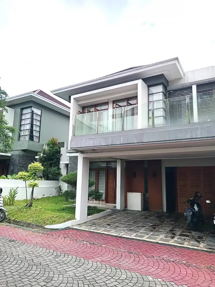 Rumah Keren di Lingkungan Elite Taman Palagan Asri 3