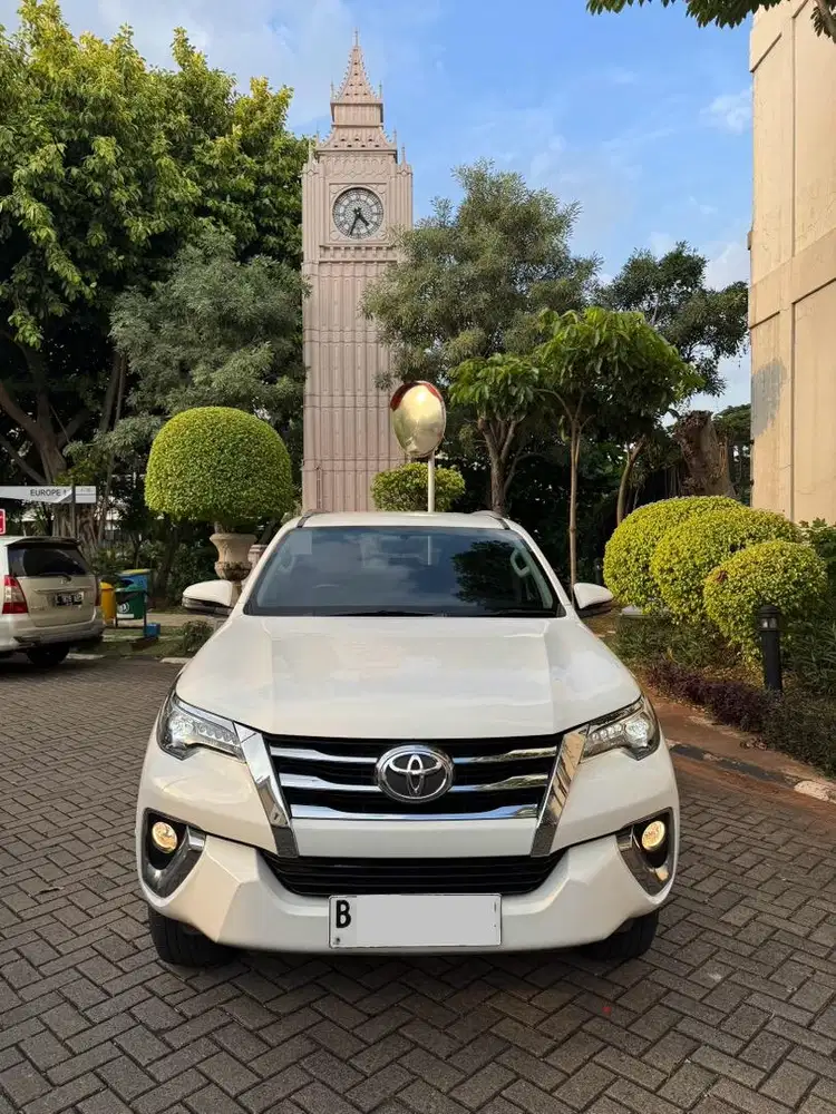 Dijual toyota fortuner 2.4 VRZ diesel AT 2019 pemakai langsung cash