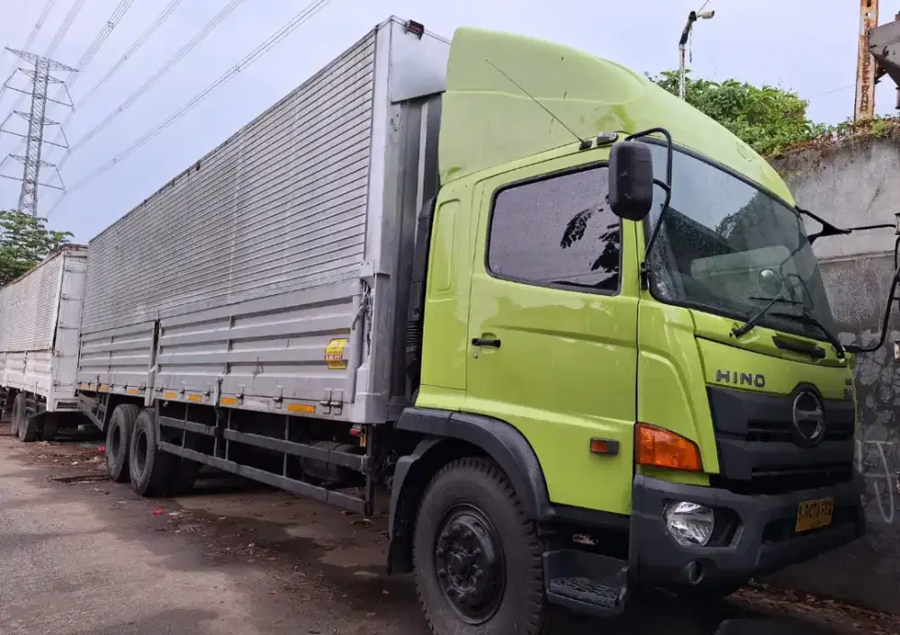 Hino Lohan 500 FL 260 JW Tronton 6×2  Wingbox 9.8mtr Bio Solar Turbo